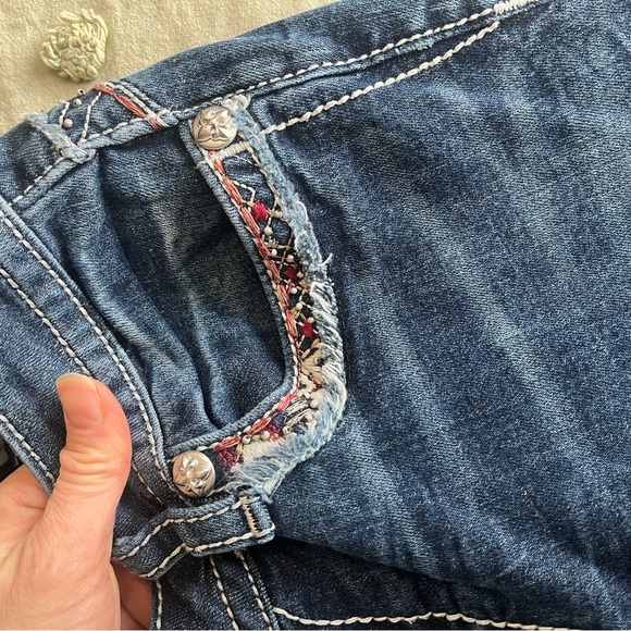 MissMe Jeans
Size 29
33.5 inch inseam
Good condition - Picture 5 of 7